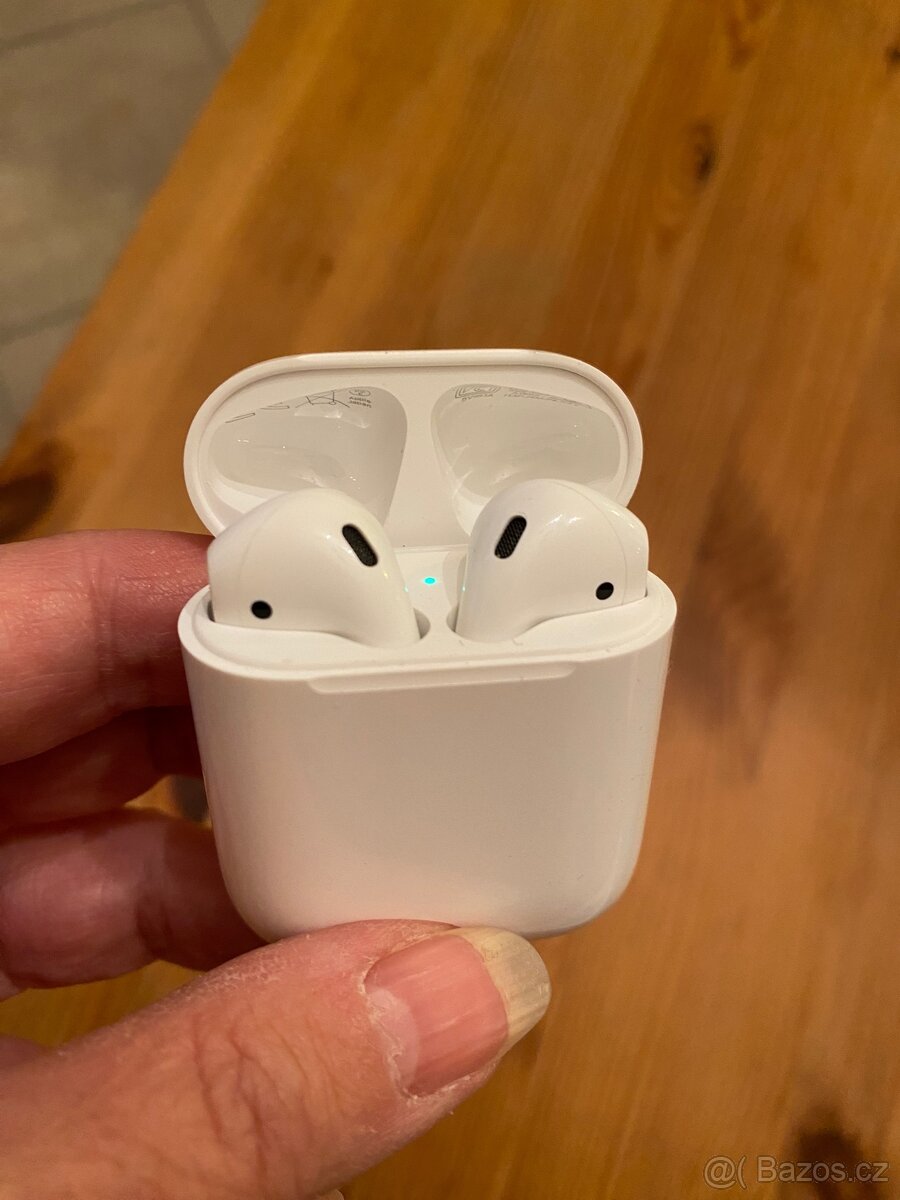 Sluchátka AirPods 3 generace - 2
