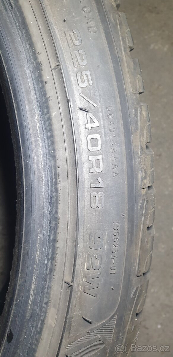 Zimní pneu Goodyear 225/40 R18 - 2