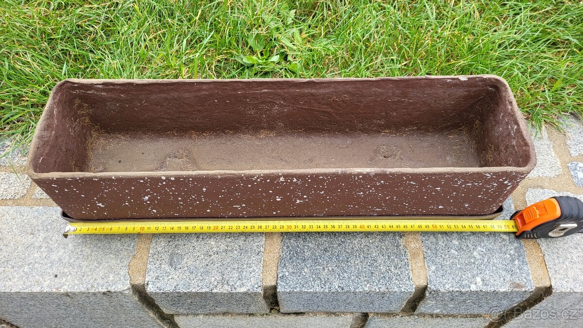 Keramické truhlíky pro muškáty. - 2