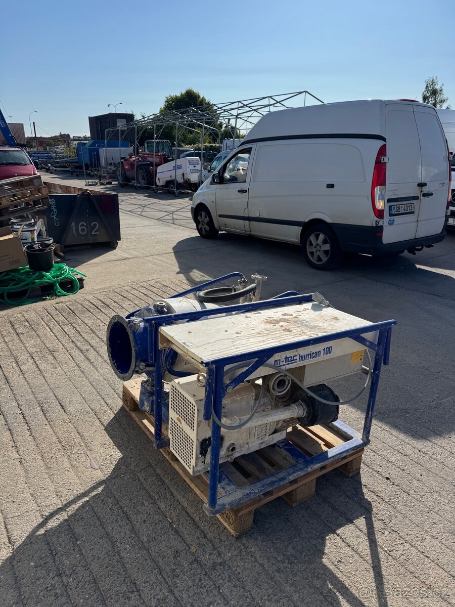 Silomat M-TEC 100 použití PFT Omítací stroj - 2