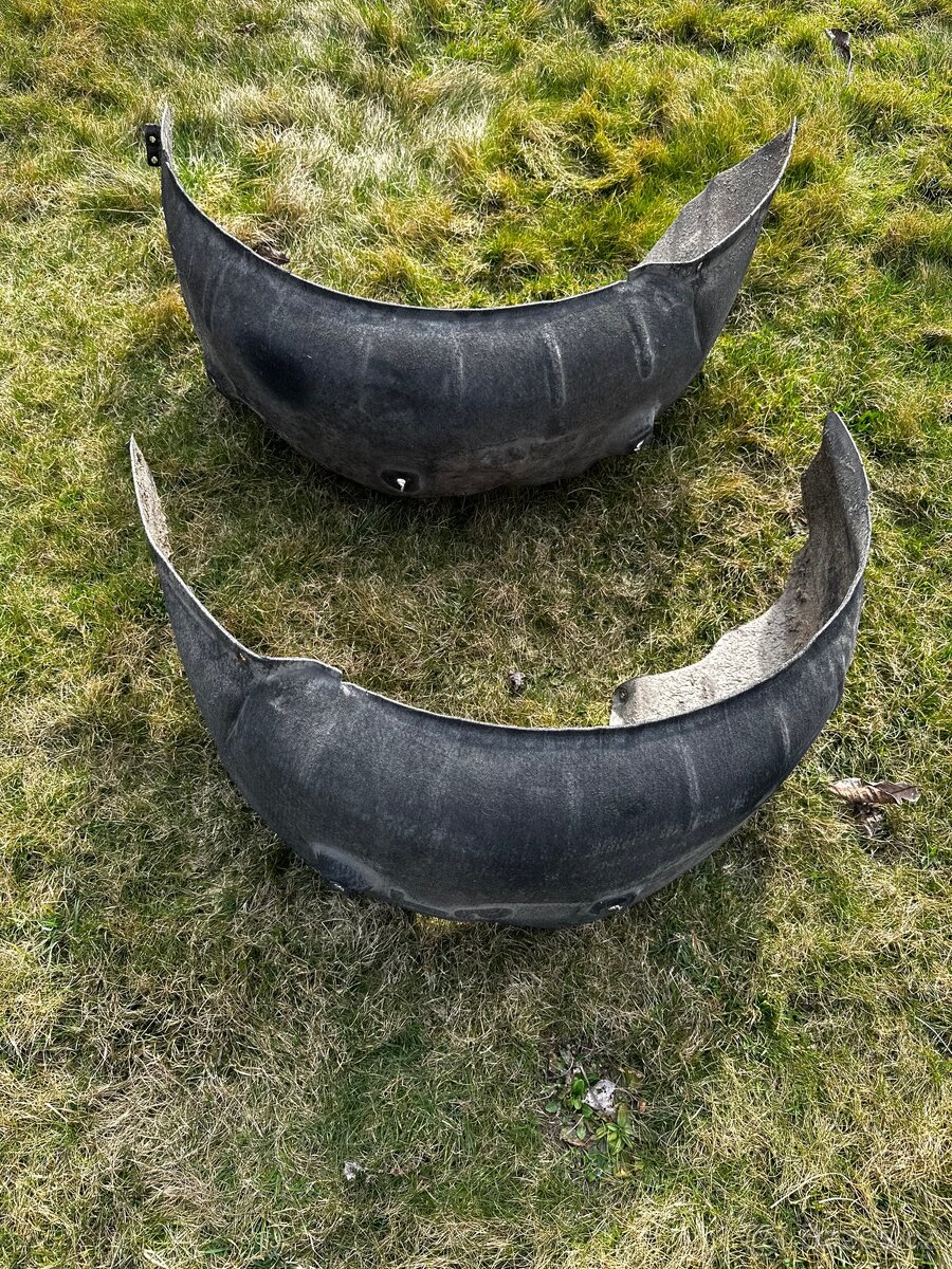 Podběhy BMW E90 - 2