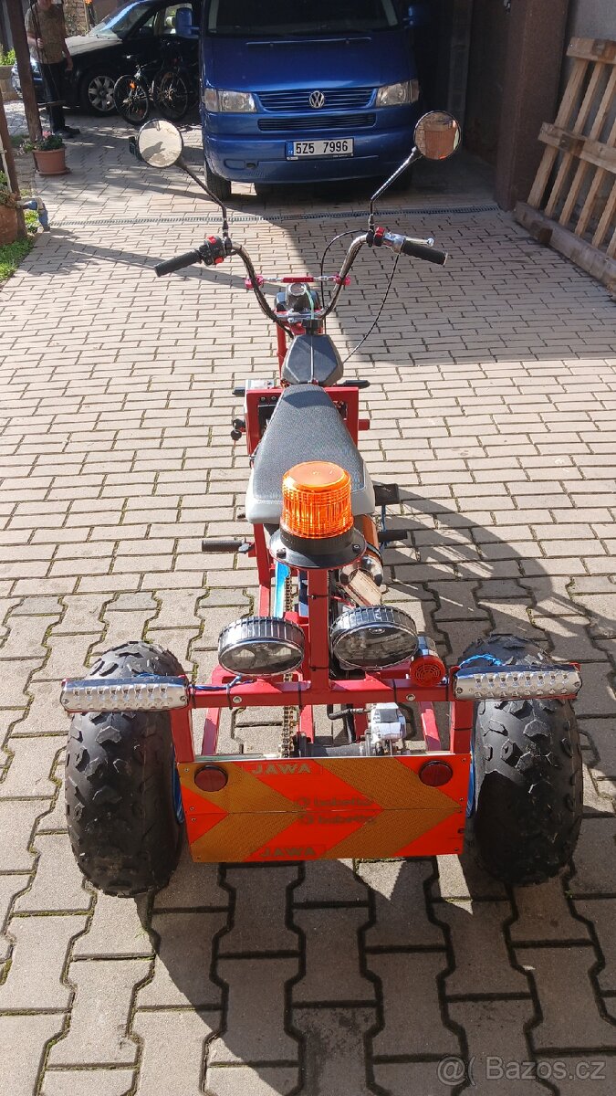 Motorová tříkolka, motokára - 2