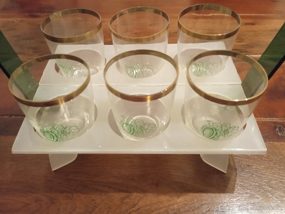 Retro skleničky s plastovým nosičem - 2