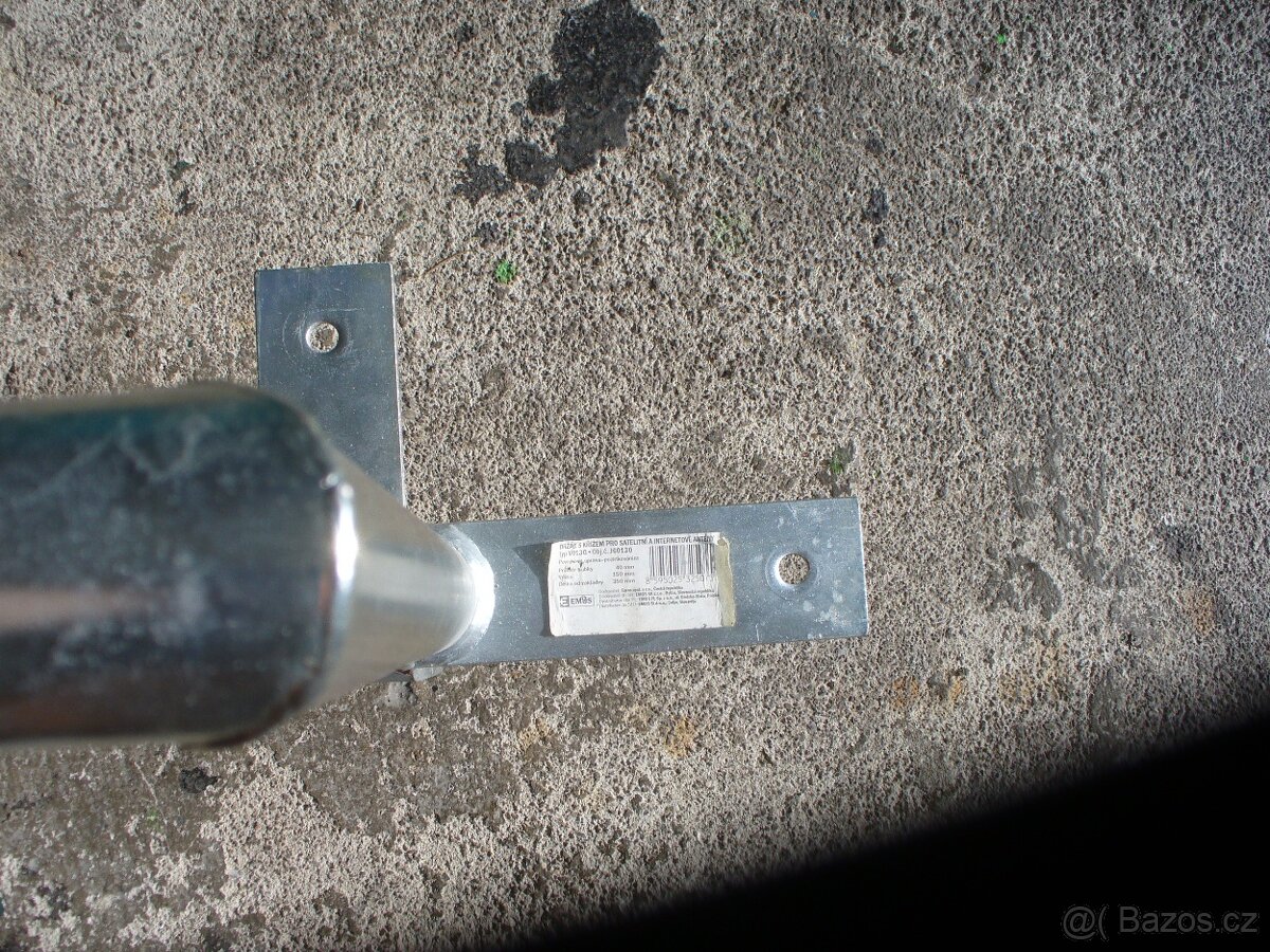 držák pro satelity a antény - 2