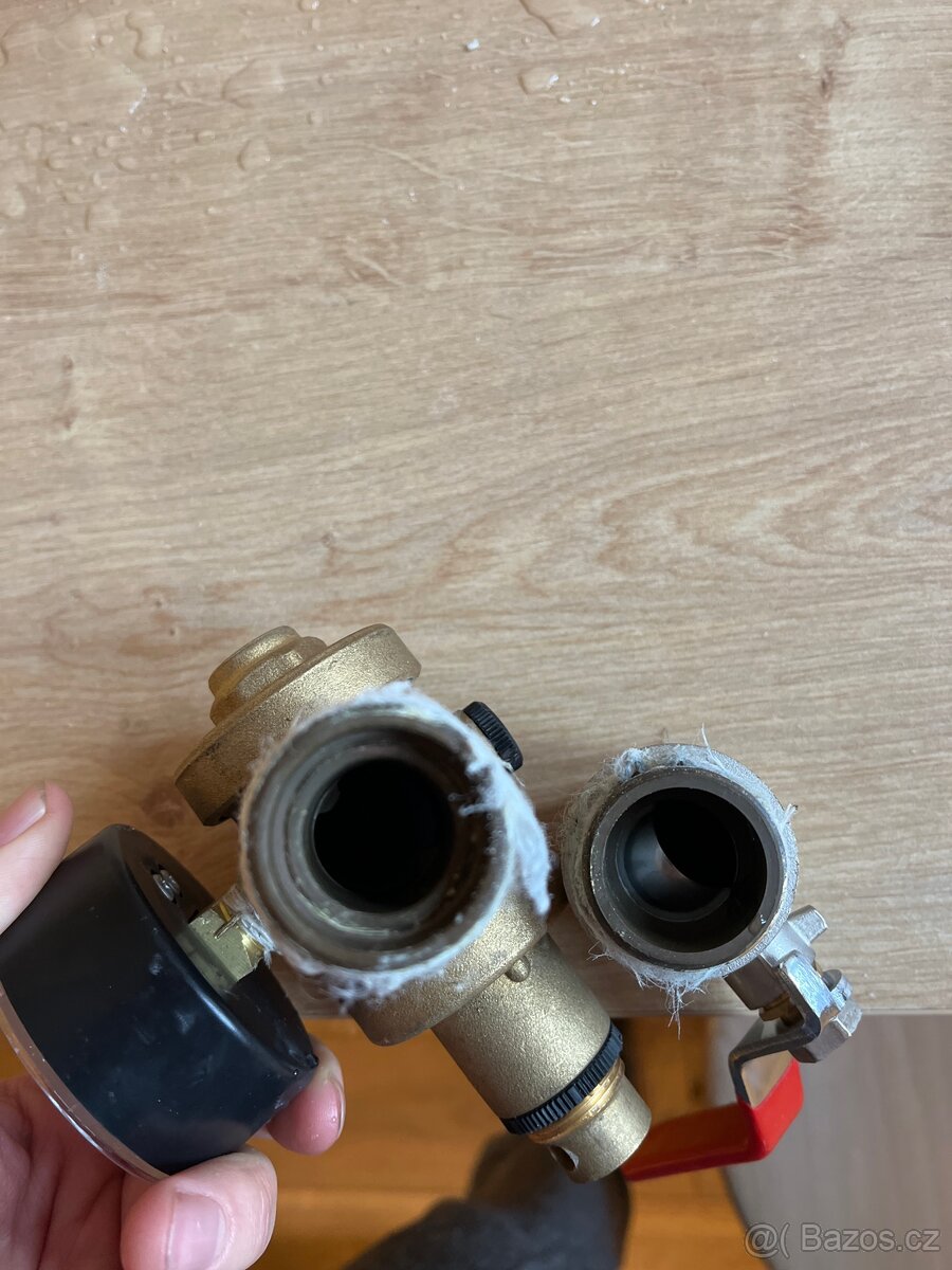 Reduktor tlaku a kulový ventil 3/4 - 2