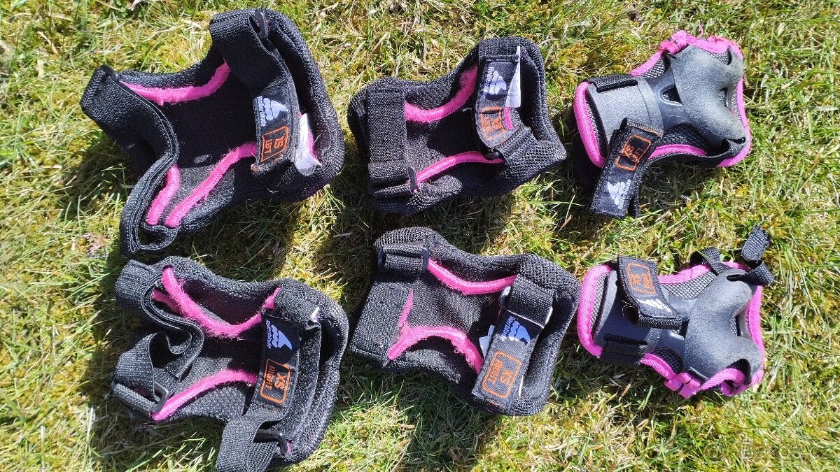 Dívčí kolečkové brusle 35-38 - 2