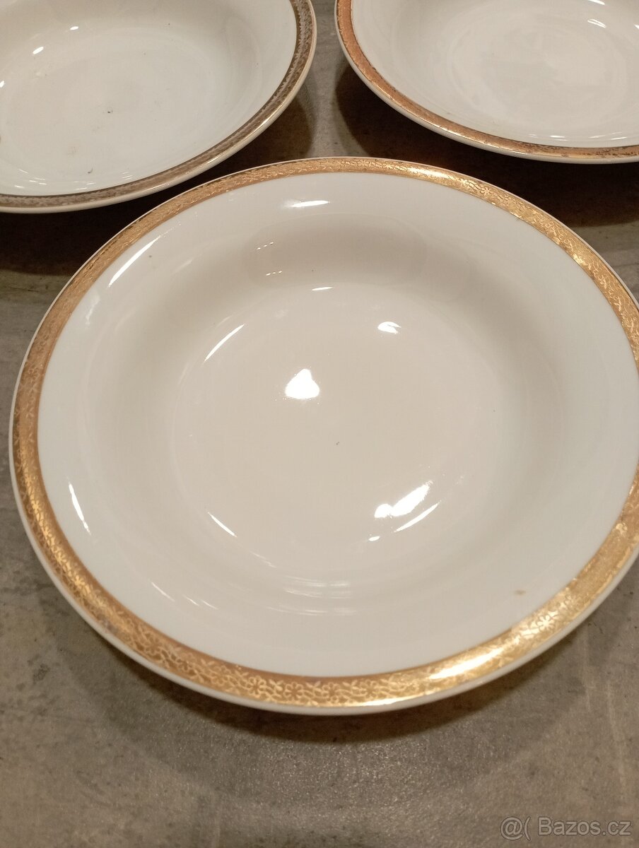 Sada hlubokých talířů - 2