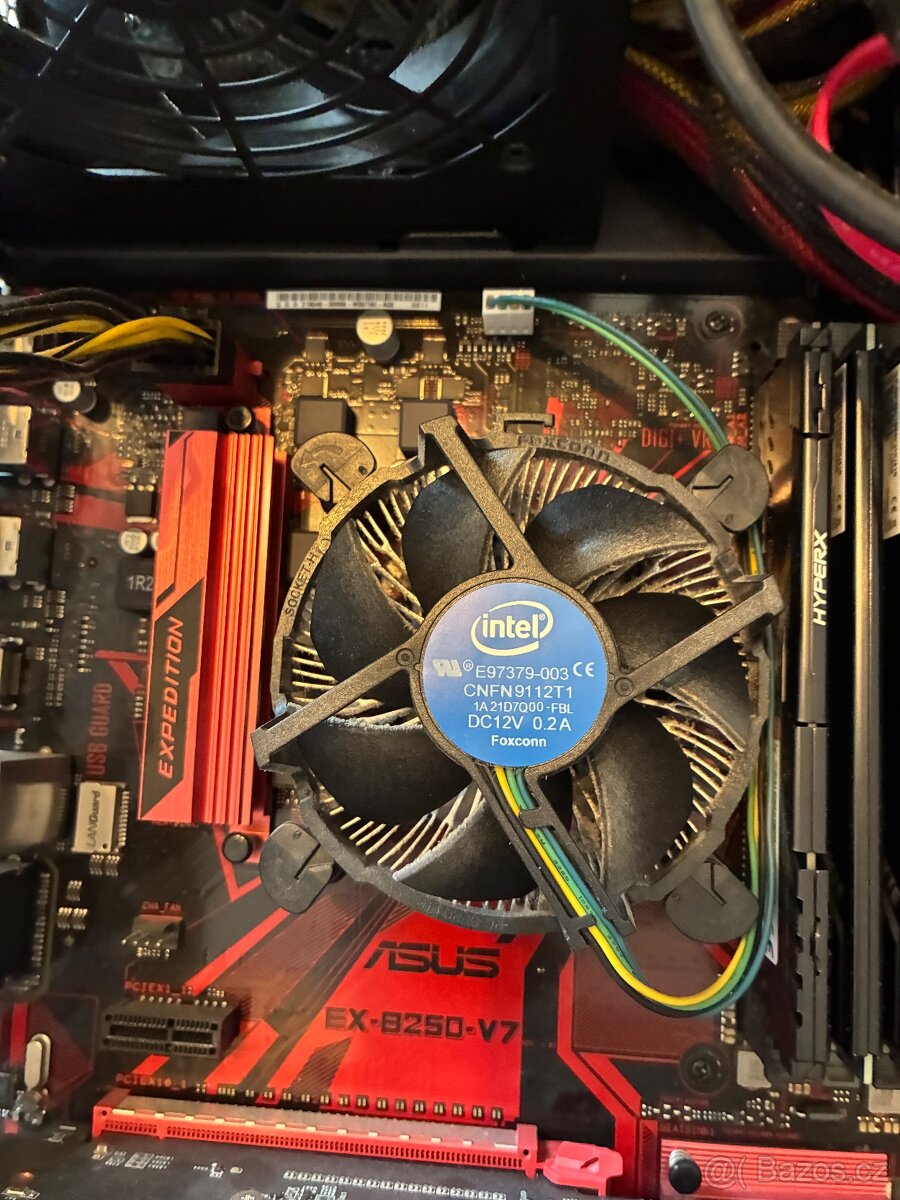 Herni počitač +příslušenství - 2