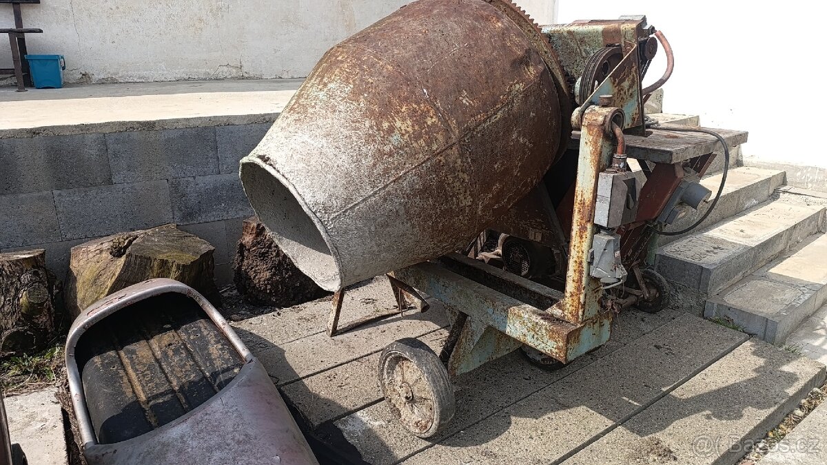 Stavební míchačka - 2