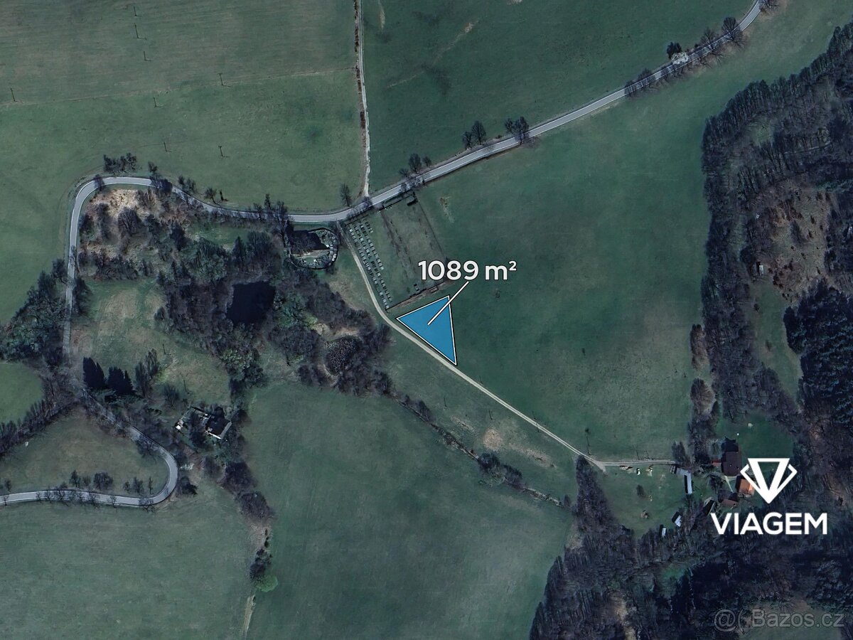 Pole 1 089 m² - 2