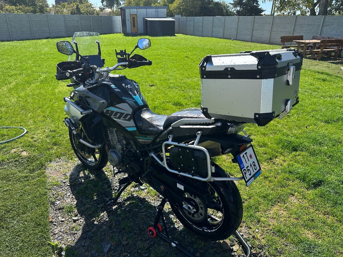 CF Moto 800MT 2025