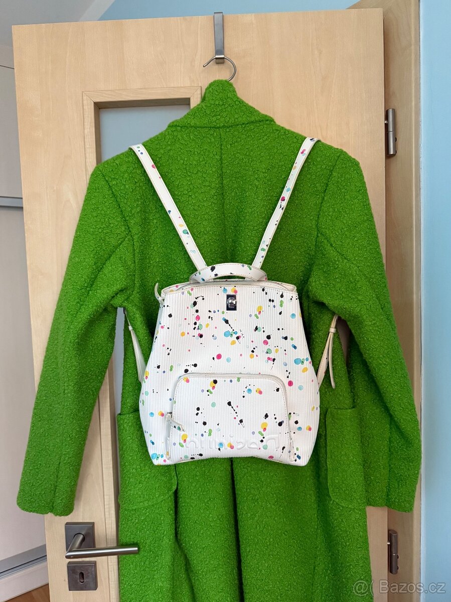 Dám. bílý batoh Desigual, sleva 1.599 Kč. - 2