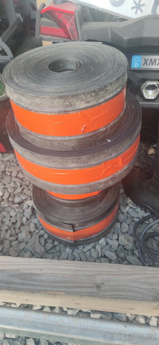 Obrubník zahradní v 12cm skrytý černý, 2mm - 2