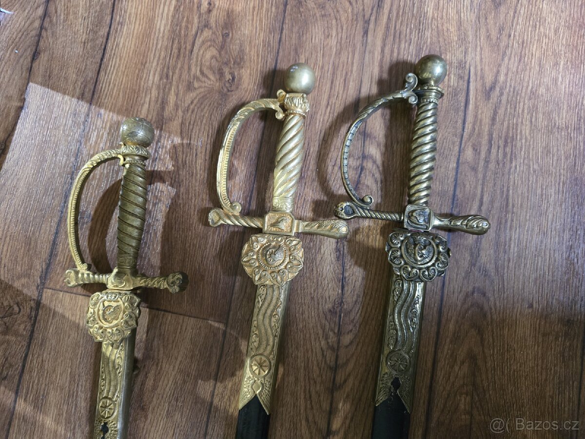 KRASNÉ STARÉ DRAŽNÍ ŠAVLE/ KORDY RU VZOR 1891 - 2