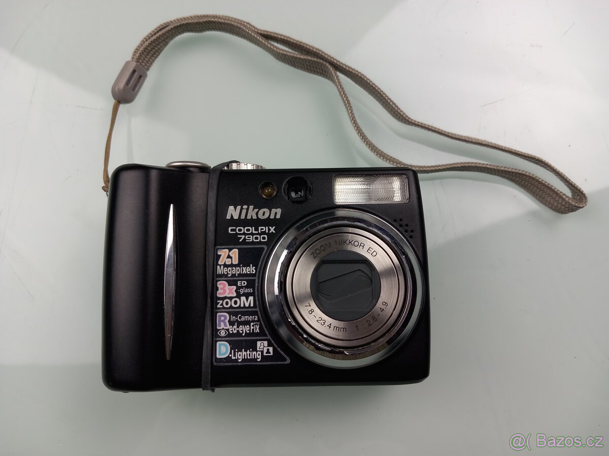 Nikon Coolpix 7900 - 2