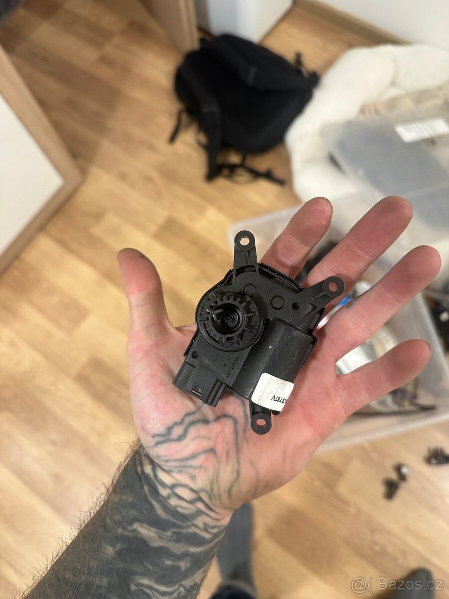 Servomotor / aktuátor klapky topení – Valeo T83691B - 2