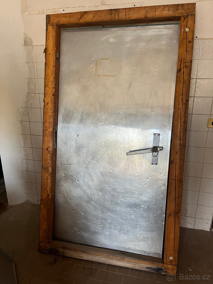 Prodám 3 ks hliníkových dveří do chladícího boxu - 2