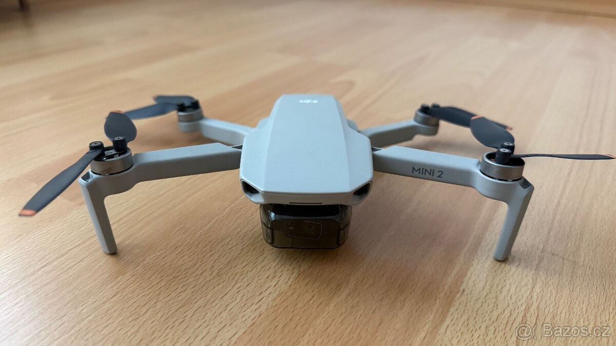 DJI Mini 2 (ovladač a 2x baterie) - 2