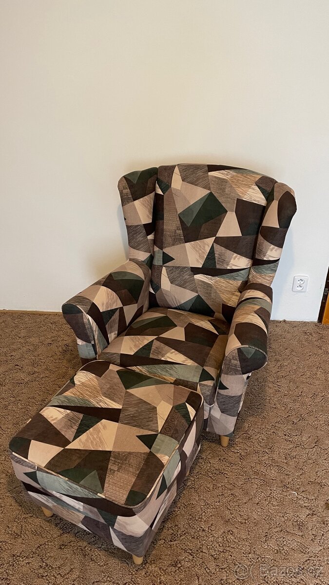 Křeslo Astrid s taburetem . - 2