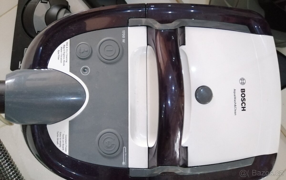 Víceúčelový vysavač BOSH AquaWashAndClean - 2