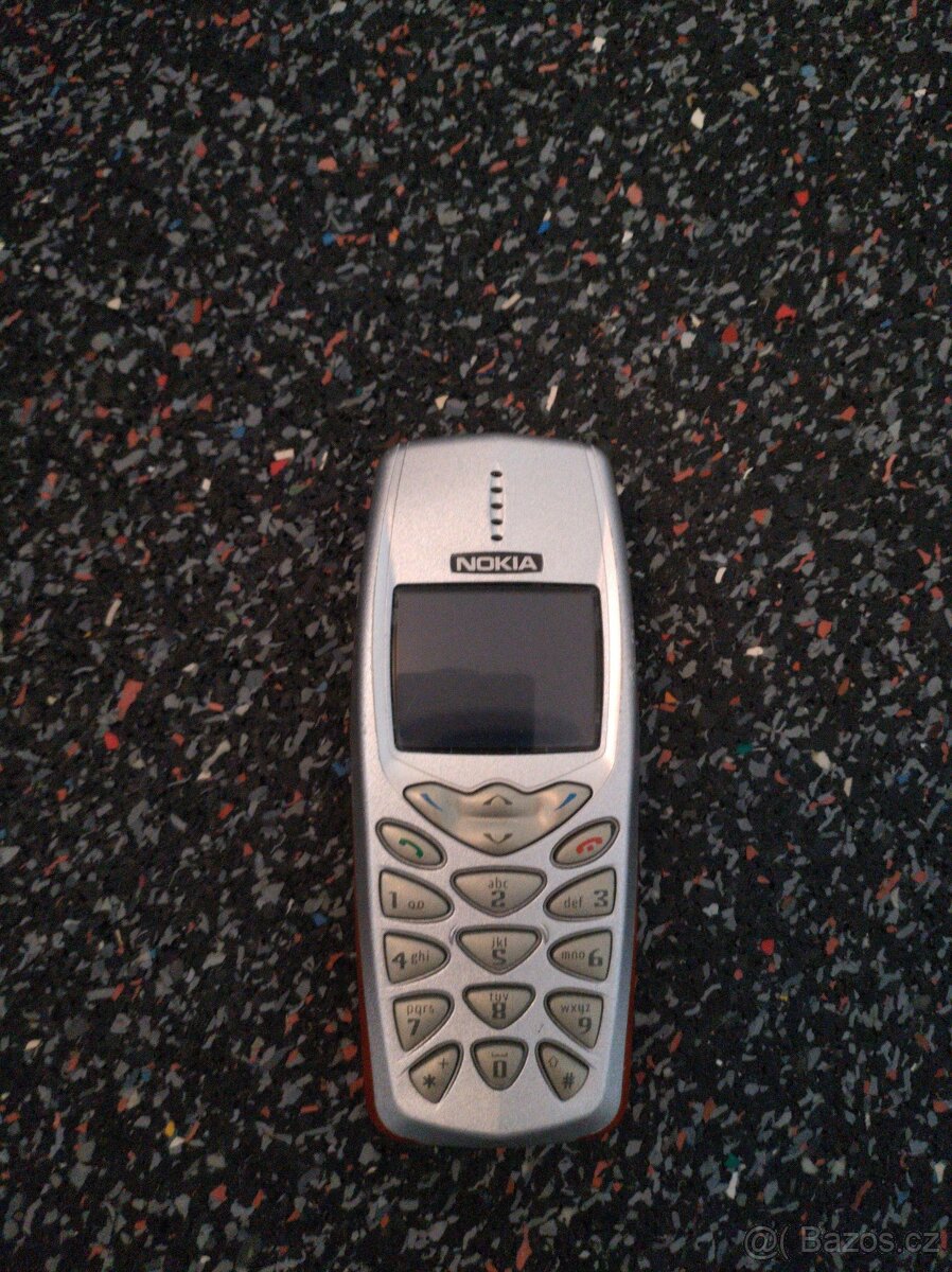 Nokia 3510i s baterií a s nabíječkou - 2