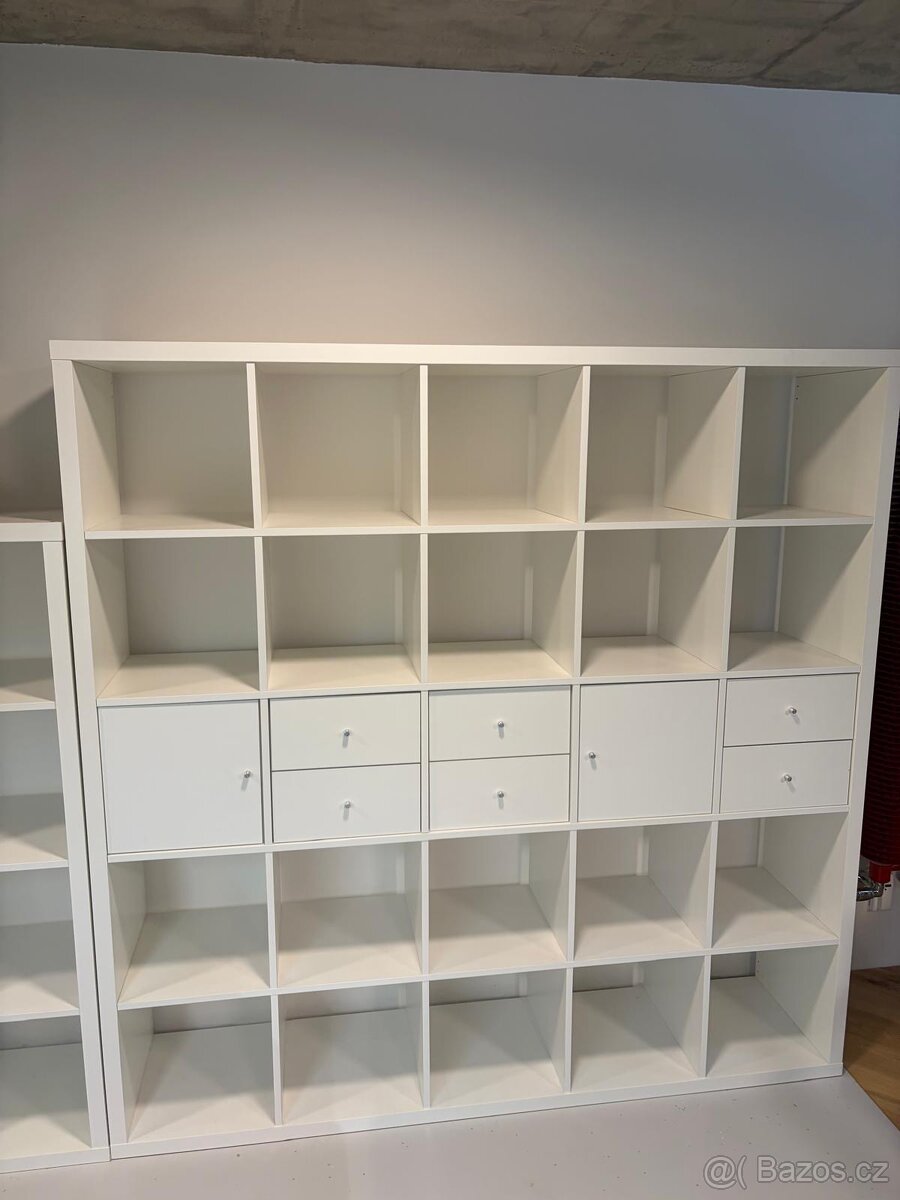 bílá knihovna Kallax 5x5 - 2