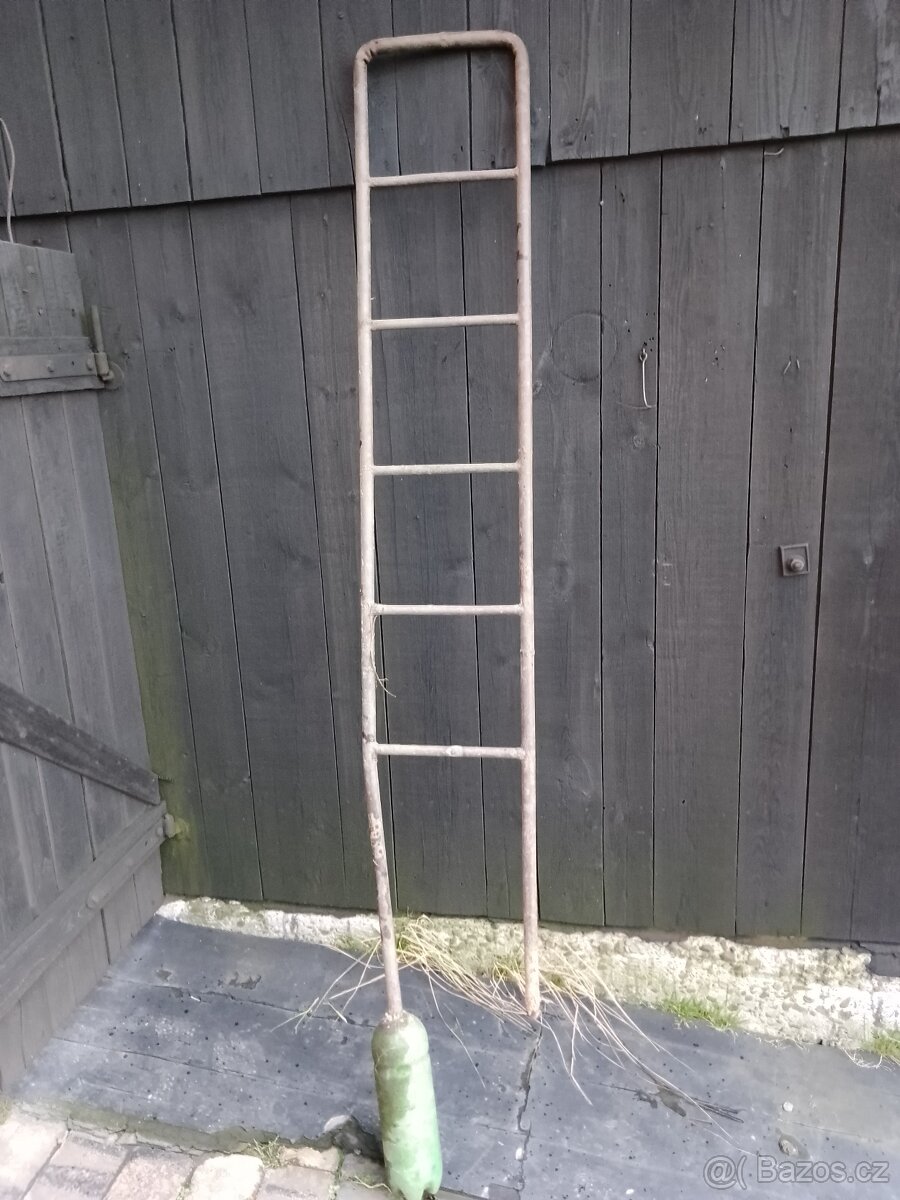 Železný žebřík, výška cca 2m - 2