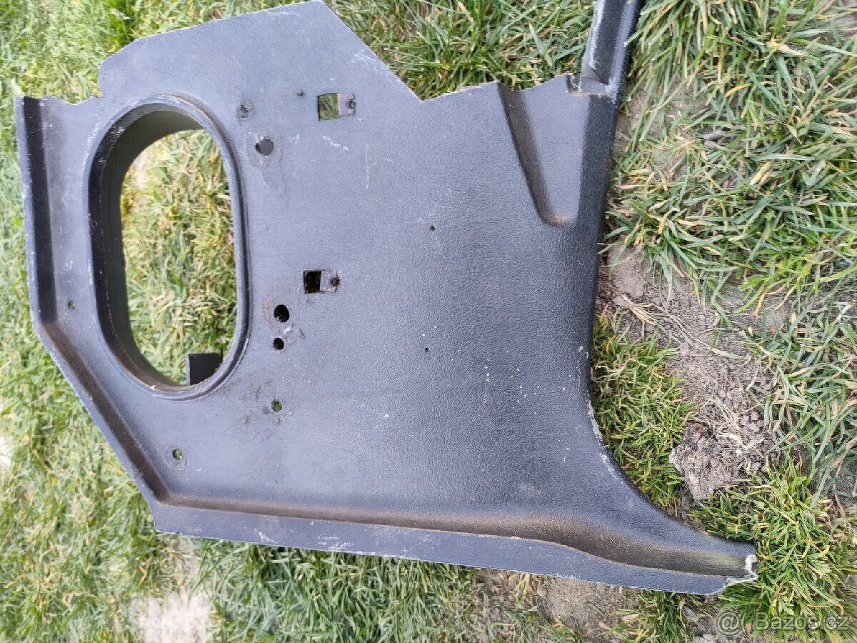 Camaro 2. generace - kick panel pravý, k dispozici je i levý - 2