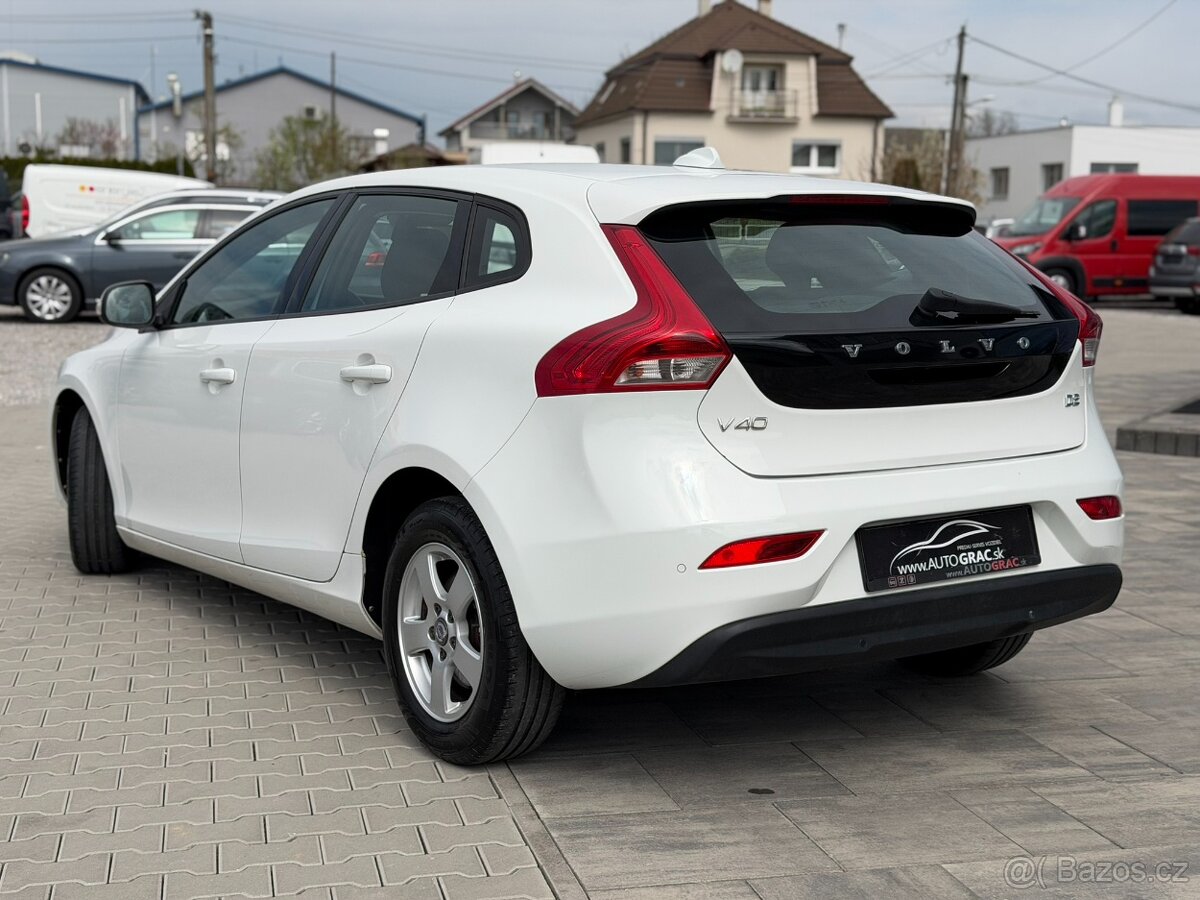 Volvo V40 D2 Momentum - 2