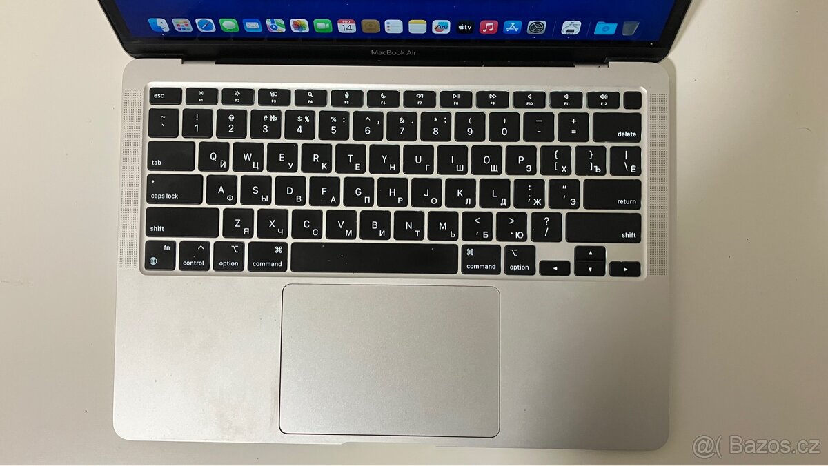 Macbook Air 13” 2020 M1 PRAHA - 2
