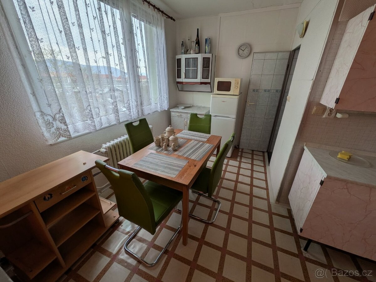 Prodej bytu 4+1 OV, ul. Jirkovská, Chomutov - 2