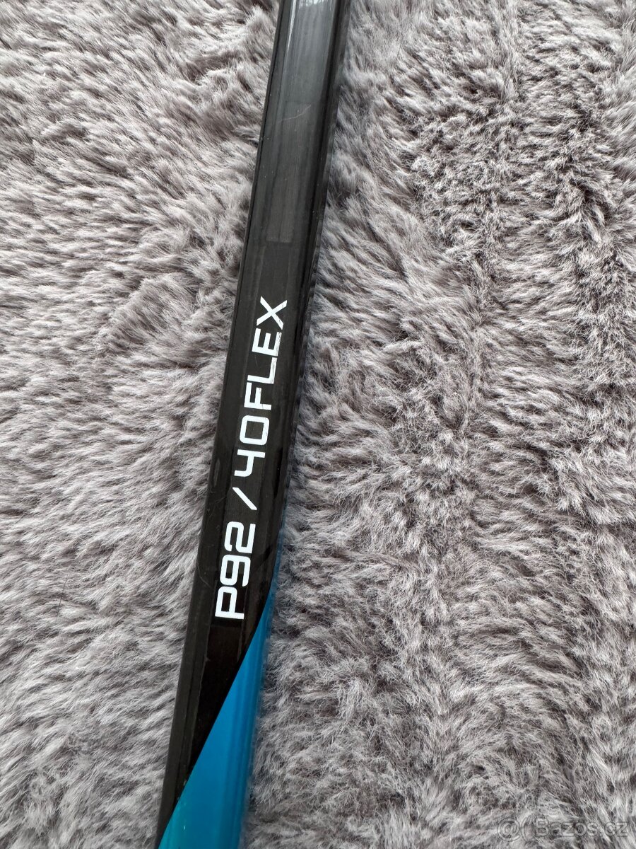Hokejka Bauer Nexus Sync 40 flex, P92 R - 2