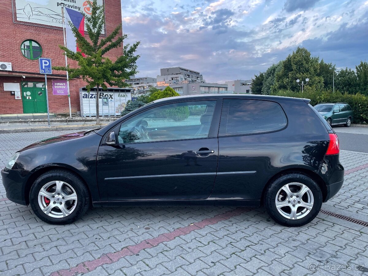Volkswagen Golf 5 1.6 FSI - 2