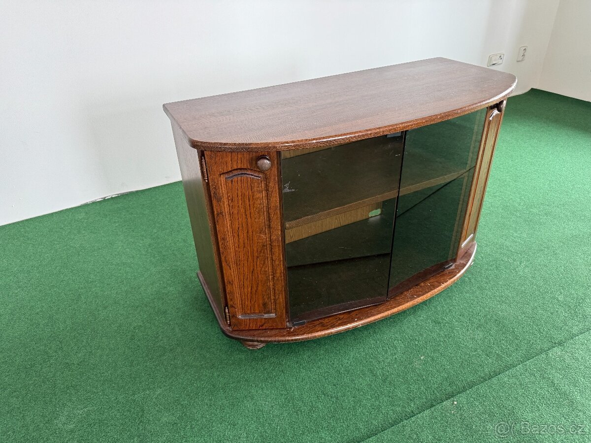 PROSKLENÝ STOLEK POD TV - 2