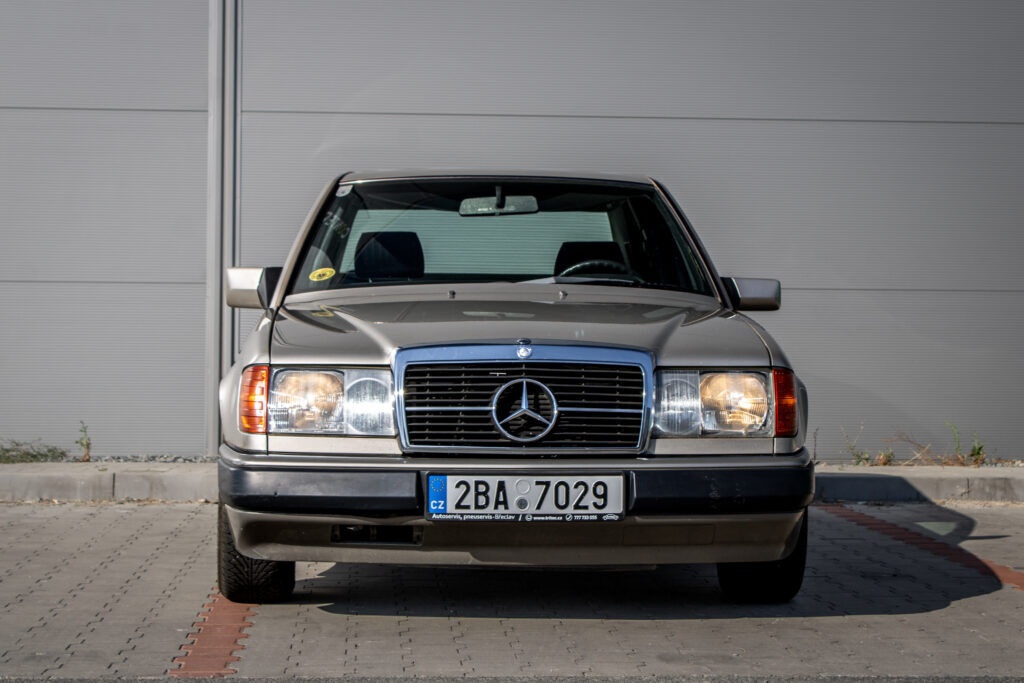 Mercedes-Benz E 230 - 2
