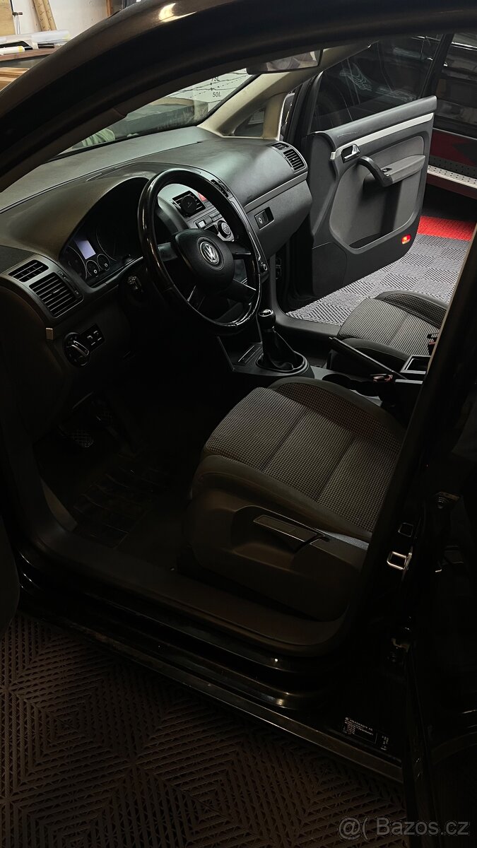 Spěchá VW touran 2.0tfi - 2