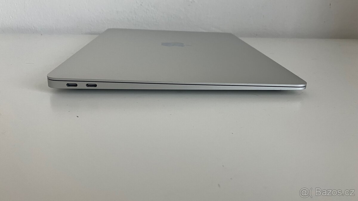 Macbook Air 13” 2018 TOP - 2