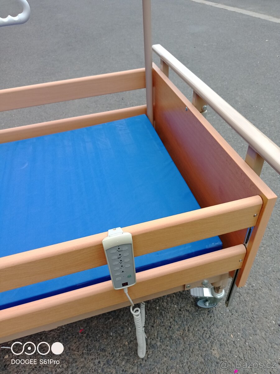 Elektrická polohovací zdravotní postel - 2