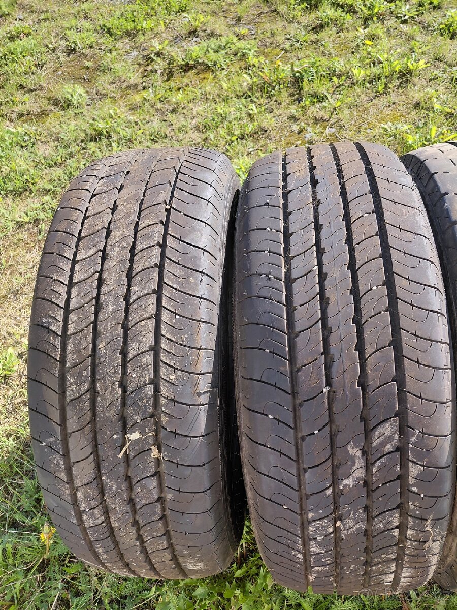 Pneu 235/65 R16C - 2