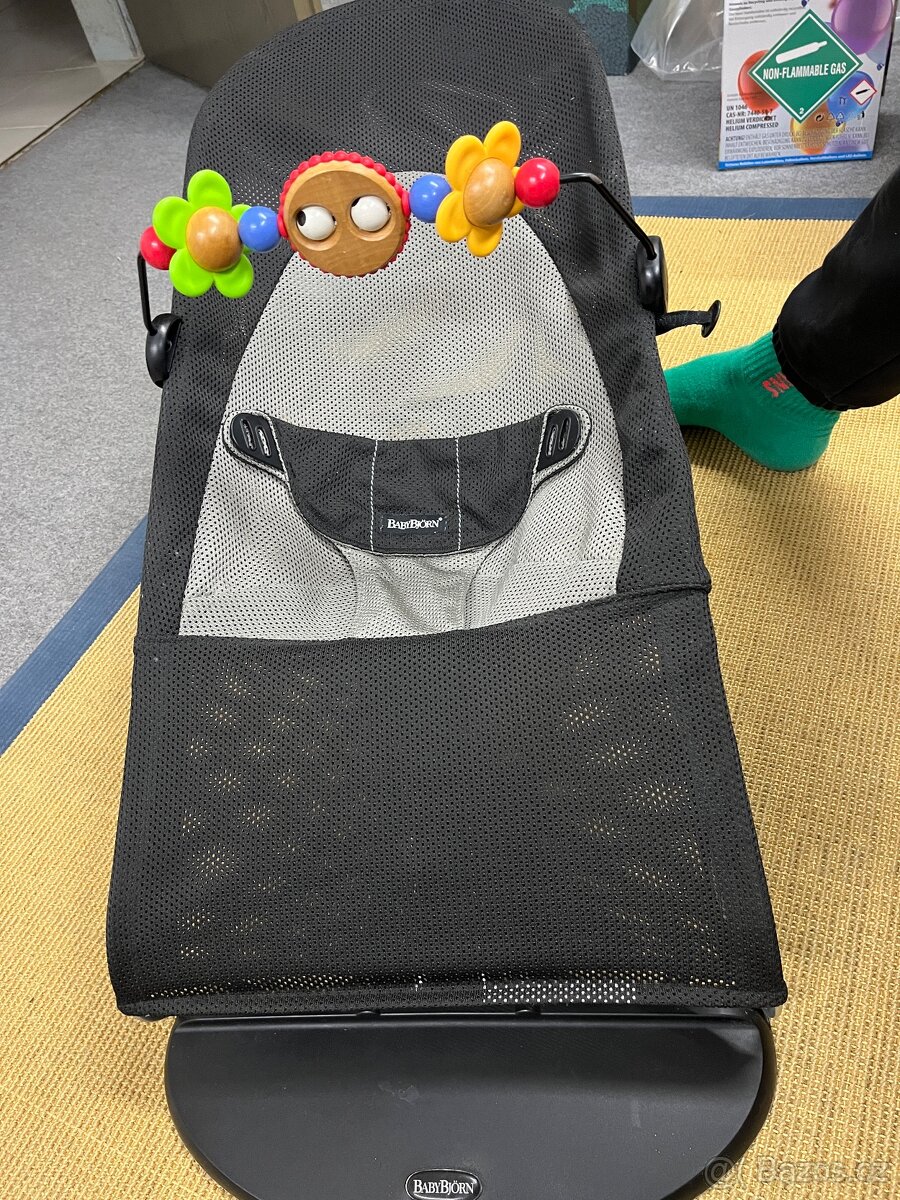 Houpatko, lehátko Babybjörn s mesh potahem, vcetne hracky - 2