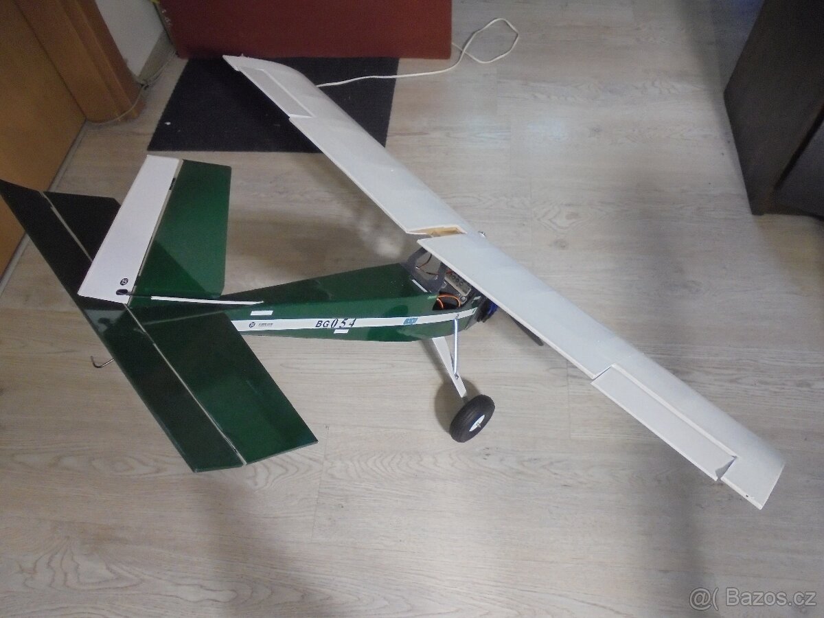 RC KONSTRUKČNÍ HORNOPLOŠNÍK 1000 MM 4CH - 2