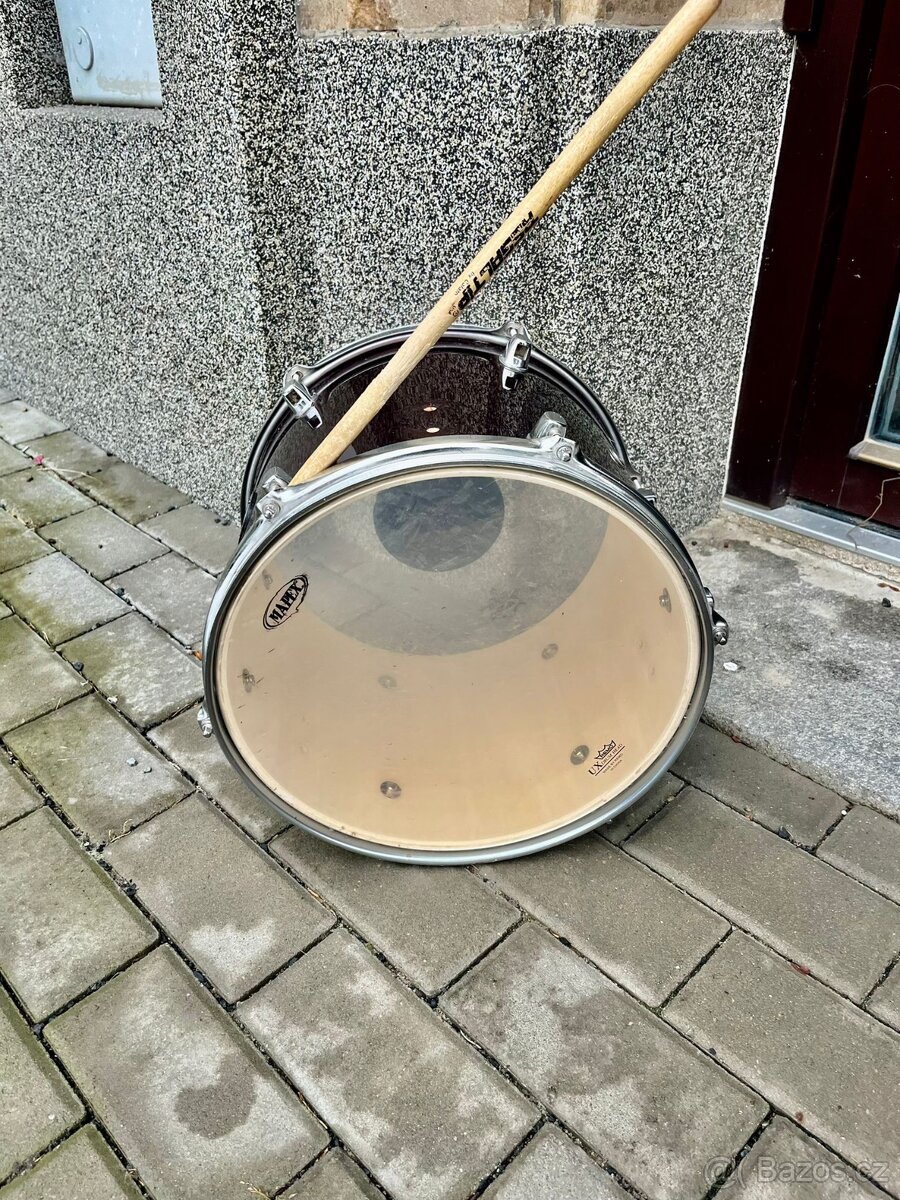 Buben na fandění. - 2
