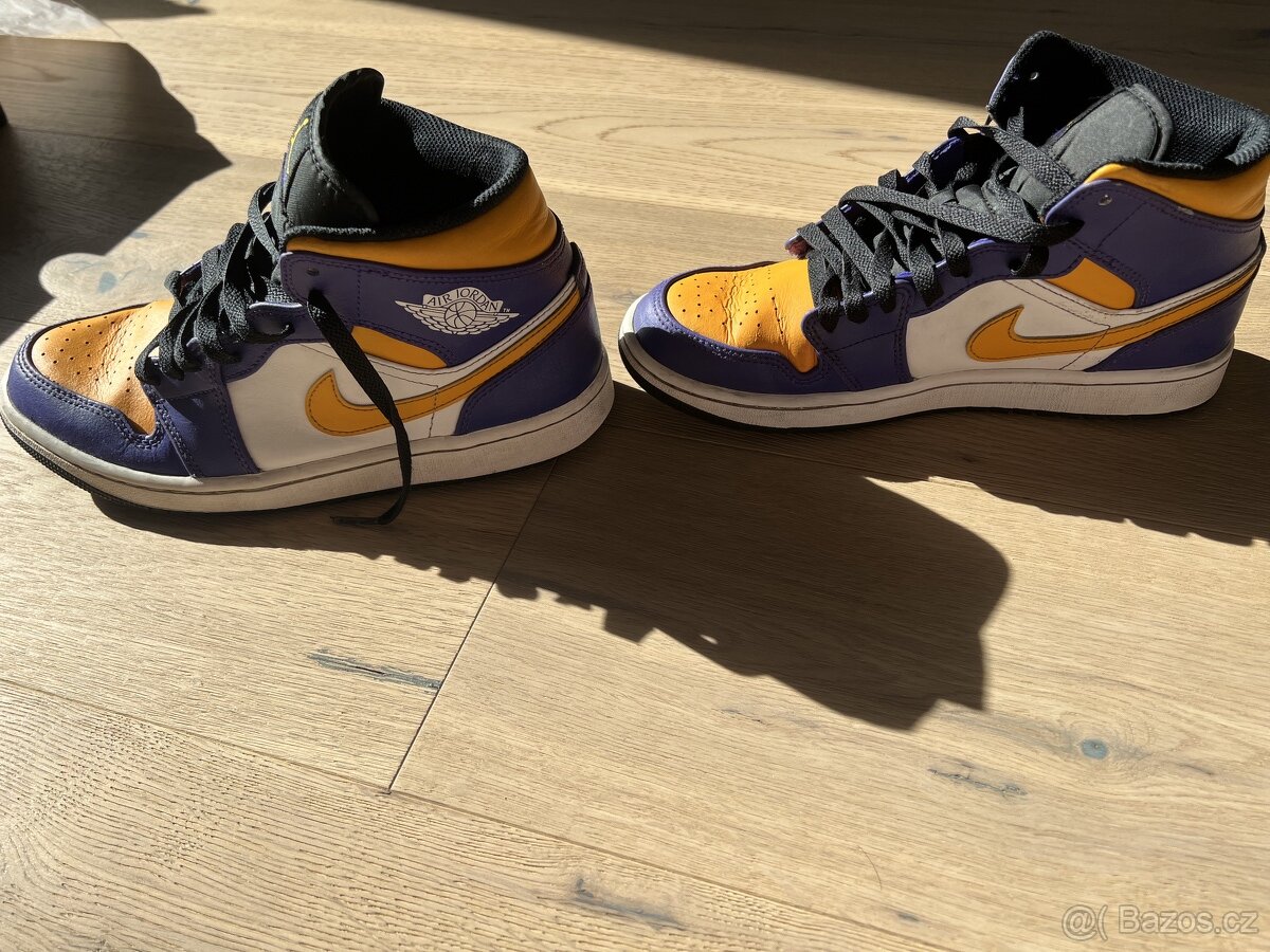 Jordan 1 mid 40.5 - 2