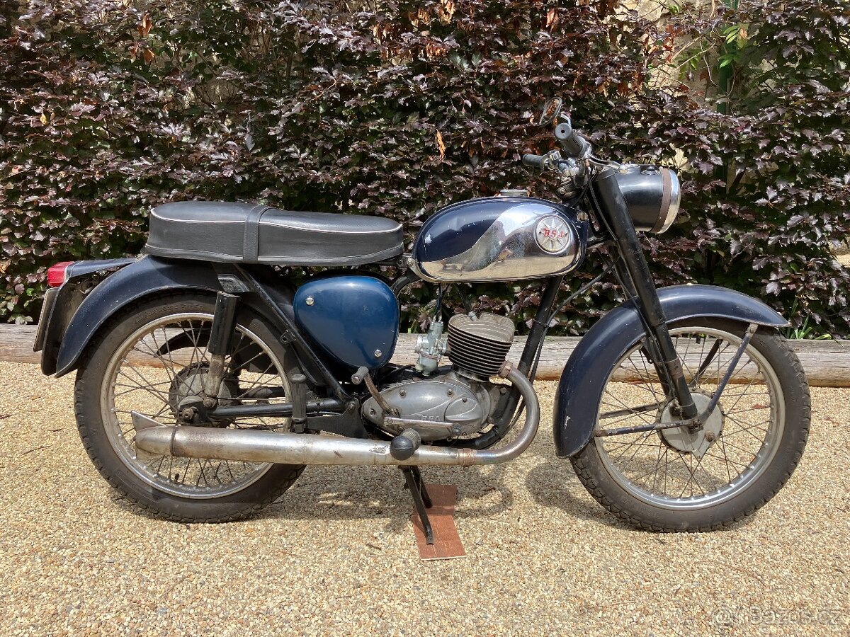 SLEVA - - BSA Bantam D10 1967 - 2