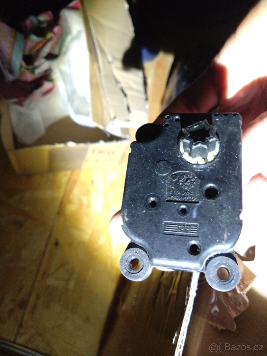 Krokový pohon klapky klimatizace/topení - 2