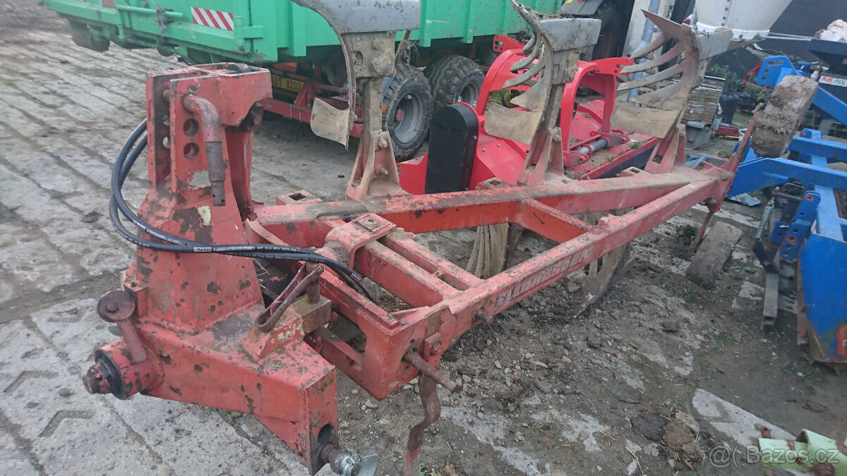 Prodám troják obracák pluh Landsberg (Pottinger) - 2