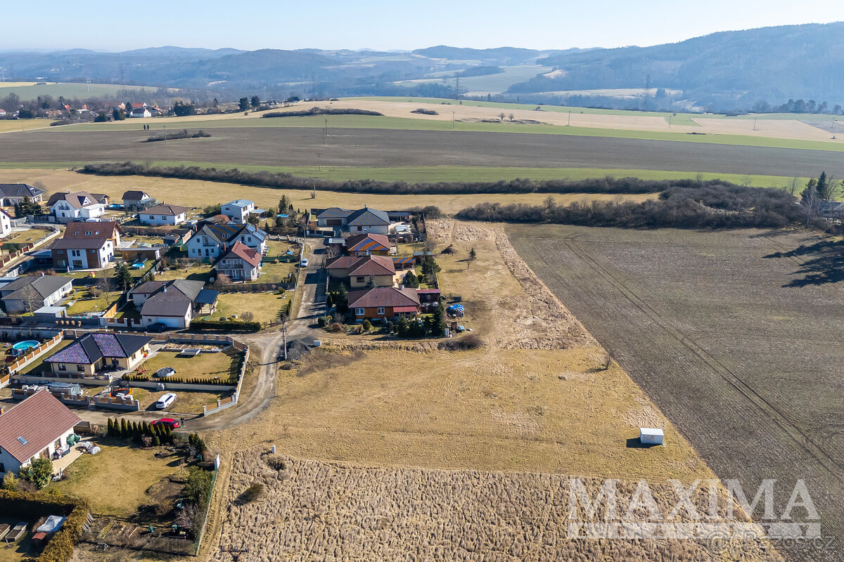 Pozemek o ploše 2412 m2 - Malá Hraštice, Velká Hraštice - 2