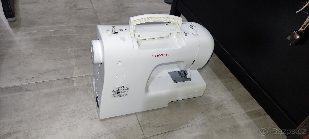 Šicí stroj - 2