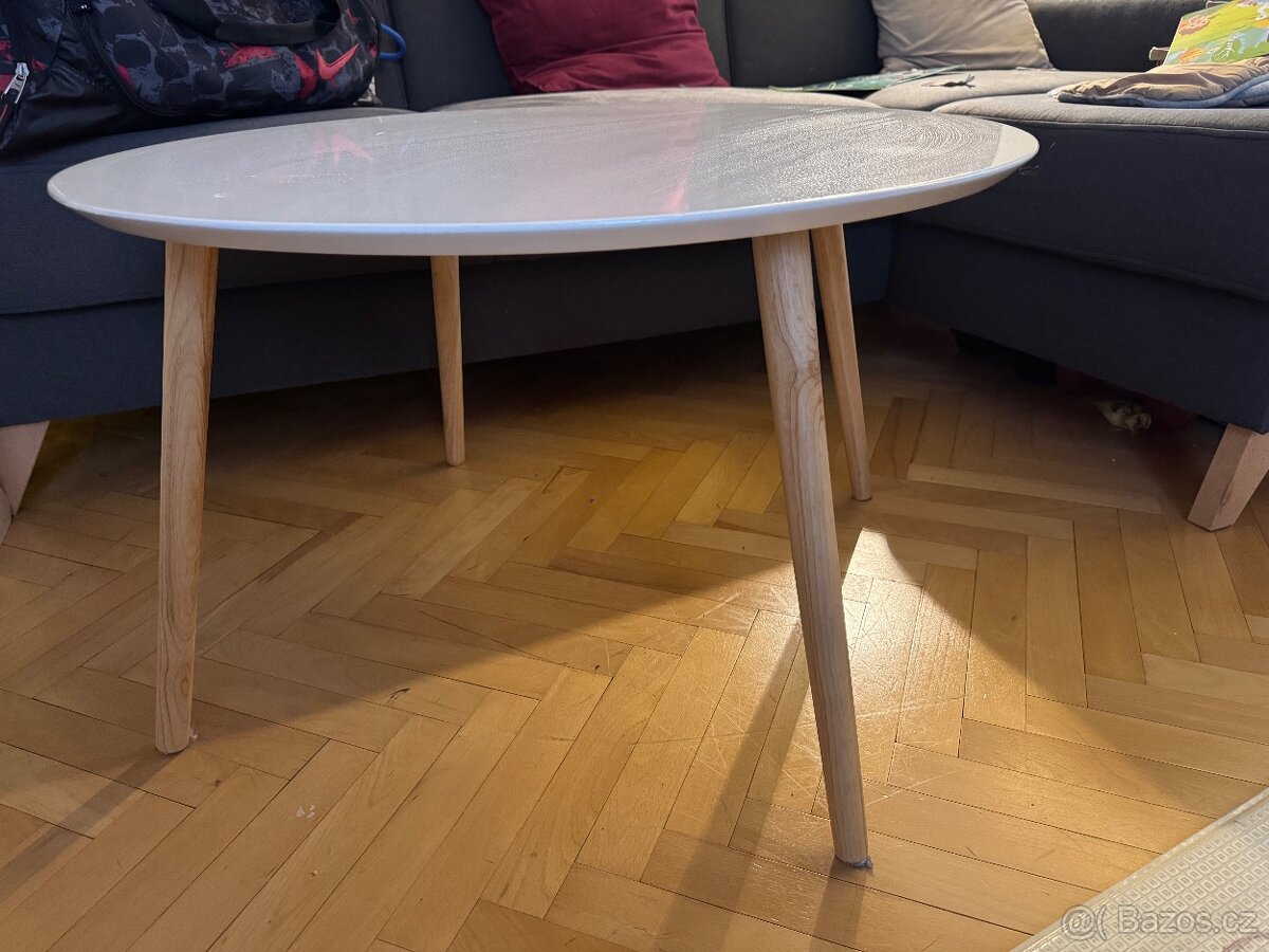KOnferenční stolek - 2