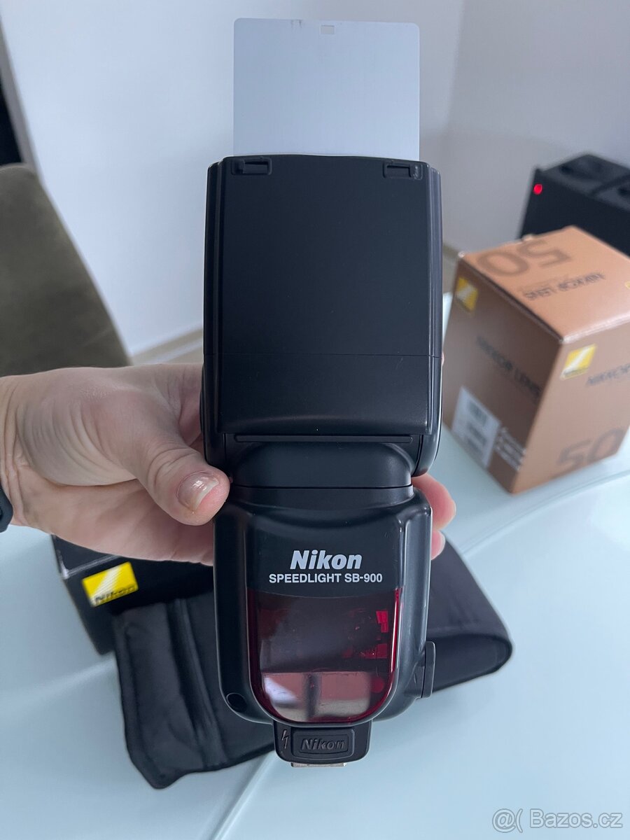 Nikon Speedlight SB-900 - 2